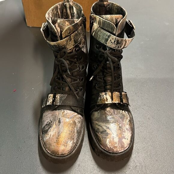 Size 9 Black + Gold Upcycled Hydro-Dipped Combat Boots - Picture 5 of 7